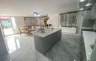 Iaz, Casa la Curete, 9 Camere, Teren 2892 Mp - 2