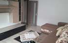Ofer spre inchiriat apartament 2 camere ,bucatarie, baie,balcon,loc parcare
