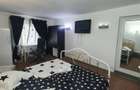 INCHIRIEZ Spatiu Generos doua corpuri de casa (apartament corpul A si camera cu baie propie corpul B