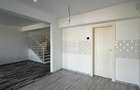 inchiriez casa tip duplex cu locuri de parcare si curte