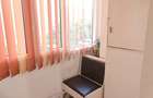 Apartament cu 3 camere de vânzare, zona Far