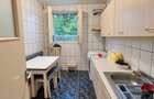 Titan, 10 minute metrou, langa Scoala 19,pe strada Stanila, bloc H, 4 etaje - 2