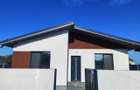 Casa parter cu 3 camere, curte 427mp si utilitati