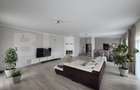 Vila de vanzare, 380 mp, zona Reghin