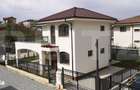 Casa in stil mediteranean, cu 4 camere, 158 mp, zona Dezmir