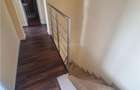 Apartament 5 camere cu scara interioara tip penthouse -doua etaje
