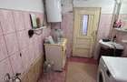 Vand casa comuna Pucheni Dimbovita 5 camere 2 bai, apa re?ea, fose, zona lini?tit, munte, de
