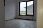PROPRIETAR inchiriez ofer casa