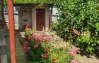 Casa luminoasa,situata in zona linistita si cu gradina