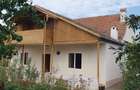 Casă cu 3 camere și pivniță, teren 3000 mp, utilități complete - 1