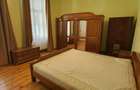 Vand apartament de 2 camere la casa,situat central- Str.Andrei Saguna - 18