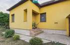 Casa cu 4 camere ?i teren de 5538 mp in Macea - 1