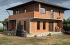 Casa Calinesti Arges vizavi de Primarie Centru Dn 7 Pitesti---Bucuresti - 8