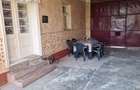 Casa si doua livezi in localiatea Somosches