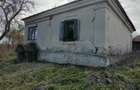 Casă cu 2 camere cu Teren 10000 Mp în Fârtățești
