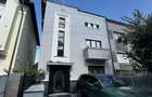 Vila 3 apartamente / 9 camere  Piata Unriii - Parcul Carol IM603 - 1