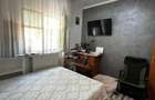 Vila ultracentral cu 4 camere,Piata Unirii, singur curte,subsol,terasa