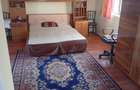 Casa cu 3 camere ?i pivni?a, curte mare