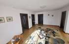 Casa / Vila cu 5 camere de vanzare