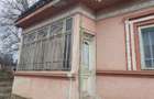 Casa de vanzare + teren intravilan