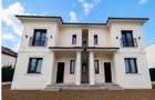 Proprietar, vand 1/2 duplex - 2