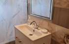 Inchiriez apartament 3 camere, bucatarie, 2 bai pe strada 6 Vanatori! 390 euro - 1