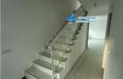 Duplex 6 camere-4bai-Mansarda utila-Toate utilitatile-Strada asfaltata