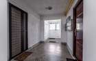 Apartament cu 3 camere, etaj 1 + loc de parcare pe Aleea Predeal