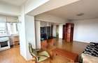 Apartament amplu si luminos, trei camere decomandat, Nicolae Titulescu
