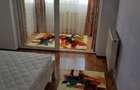 Inchiriez apartament cu 4 camere in Zamca - 1