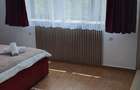 Inchiriez apartament la casa cu curte - 1