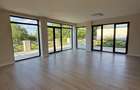 Particular , vila reprezentativa in cartier privat , pe malul lacului - 9