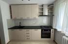 Prima inchiriere 3 camere, complet renovat, loc parcare asigurat.