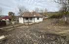 Casa 70mp cu teren 750mp in Suatu zona centrala