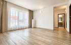 Doua case premium, intr-o zona linistita de langa padure