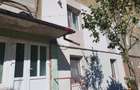 Apartament 2 camere decomandate,et.1,centrala ,zona Penny Vulcan 29 000 euro neg. - 2