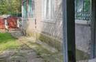 Vind casa batrineasca si teren 890mp in zona Gherghita sat Hatcarau,judet Prahova