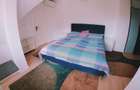 Inchiriez apartament la casa curte privata terasa - 1