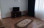 Inchiriez apartament 3 camere, zona Zahana , etaj. 2, de preferat familie si pe perioada lunga. - 3