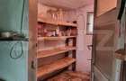 Casa cu 3 camere, anexe, curte si gradina