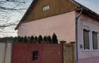 Casă cu 5 camere cu Teren 1000 Mp în Central