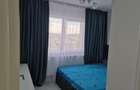 Inchiriez apartament 3 camere decomandat - 1