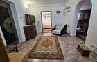 Inchiriez pe TERMEN SCURT apartament cu trei camere str Universitatii - 6