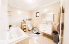Baicoi - Casa S + P + 1 , 240 mp, teren 1179mp, toate utilitatile - 2