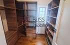 Vilă spatioasa de 500mp cu 7 camere si gradina privata