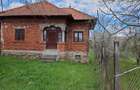 Casa batranesca de vanzare in Boteni, Arges - 1