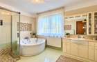 Vila unicat de inchiriat | Otopeni | 360 mp utili | Teren 900 mp | 8 camere | - 7