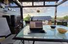 Casa de vis din lemn cu sistem fotovoltaic de 8 kW ?i baterii de 6.4 kW Autonomie totala cost ZERO
