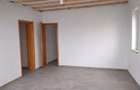 Casă cu 5 camere cu Teren 553 Mp în Stupini - 8