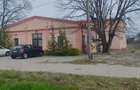 Complex langa Bucure?ti cu 9 case pe 30.000 mp teren